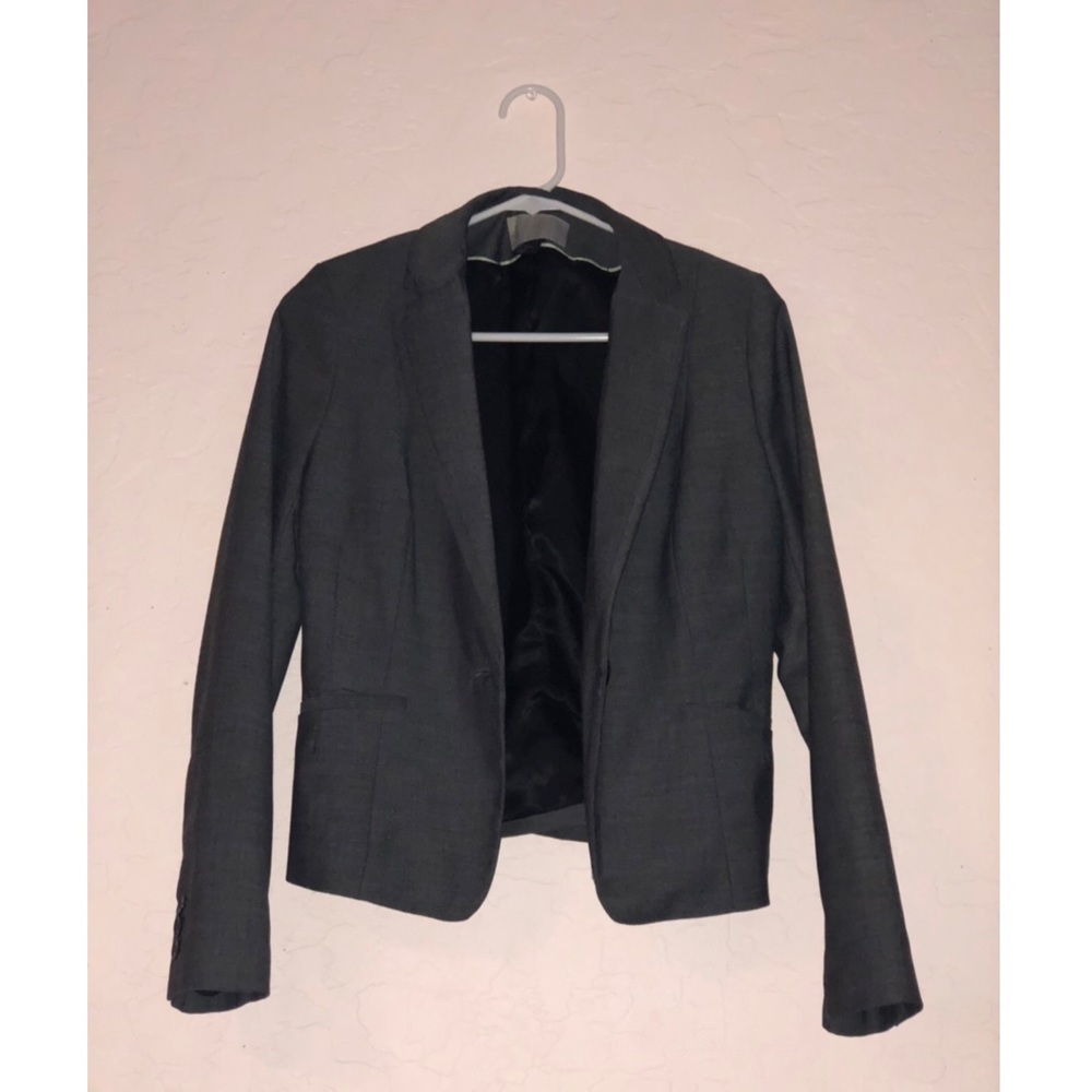 h + m || grey blazer